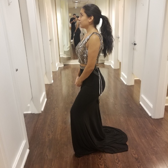 Prom Dress (Special event dress) - Picture 3 of 4